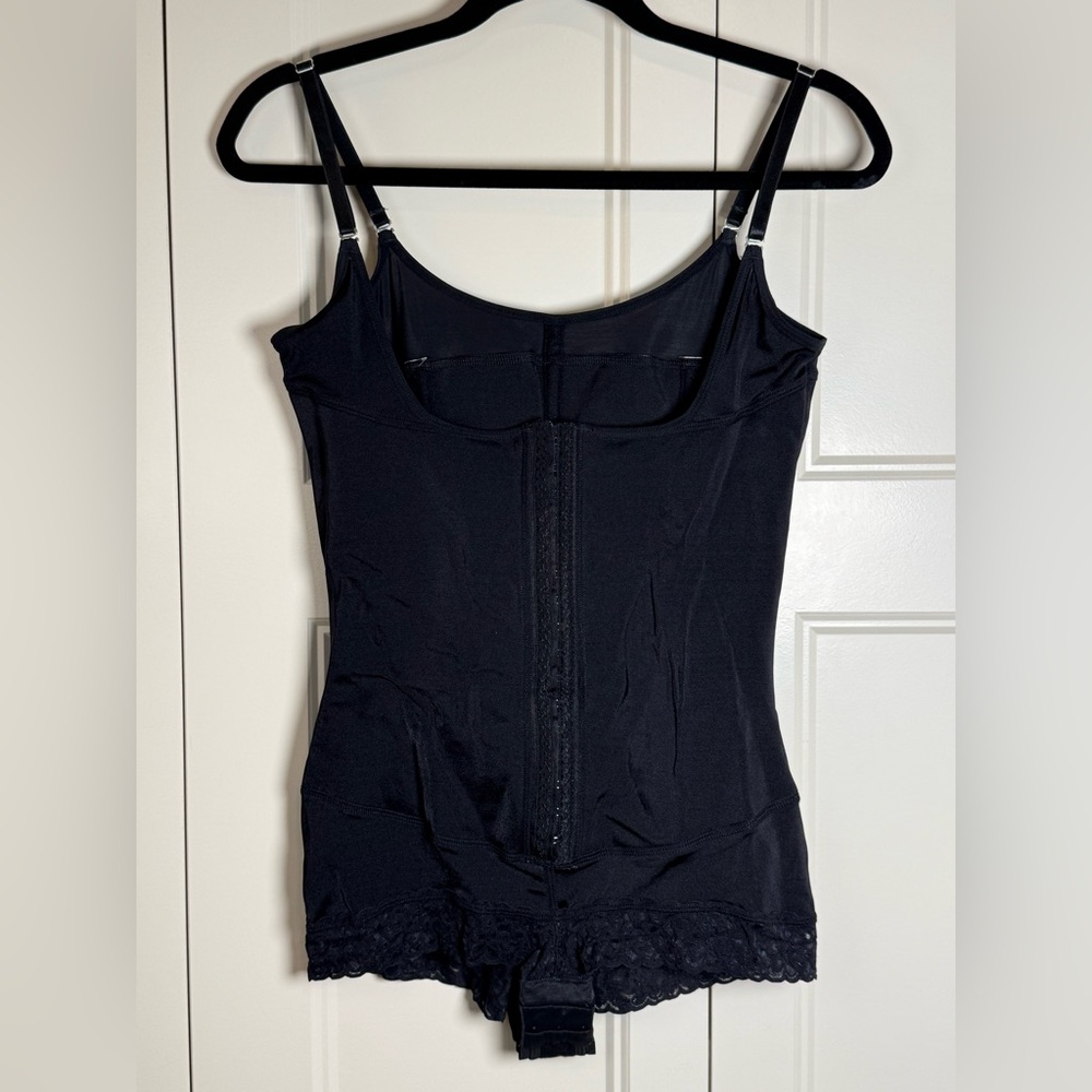 Vedette Shapewear Compression Corsetette Size 40 (1X) Black Style 136